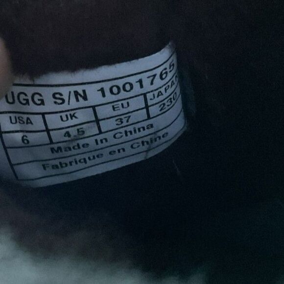 UGG Newberry Shearling Boots Waterproof/Insulated - Picture 7 of 11